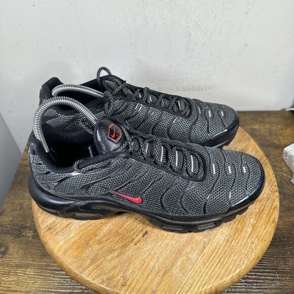 Nike Air Max Plus Shoes Mens Size 11.5 Black Red University TN DO6383-001 - Picture 1 of 9